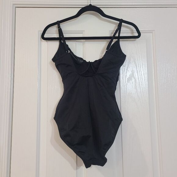Miraclesuit Shirred Black Wired Built in Bar One Piece Swimsuit Size 12 - Picture 4 of 8